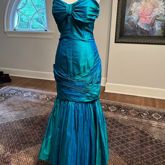Jessica McClintock Dresses & Skirts - Luxury Jessica McClintock silk evening gown strapless VIDEO IN PHOTOS